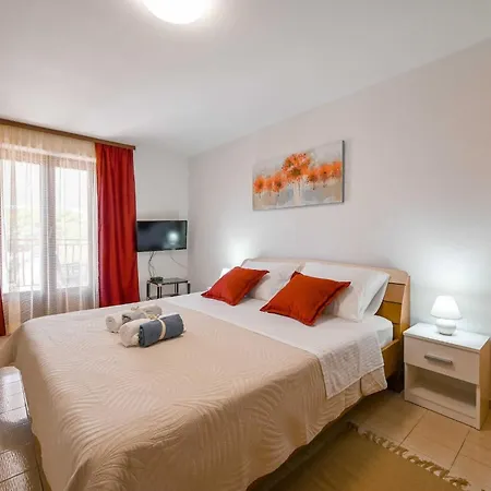 Apartament Calm And Stylish With Balcony - With Balcony